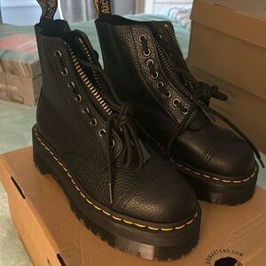 Dr Martens Sinclair Black Boot